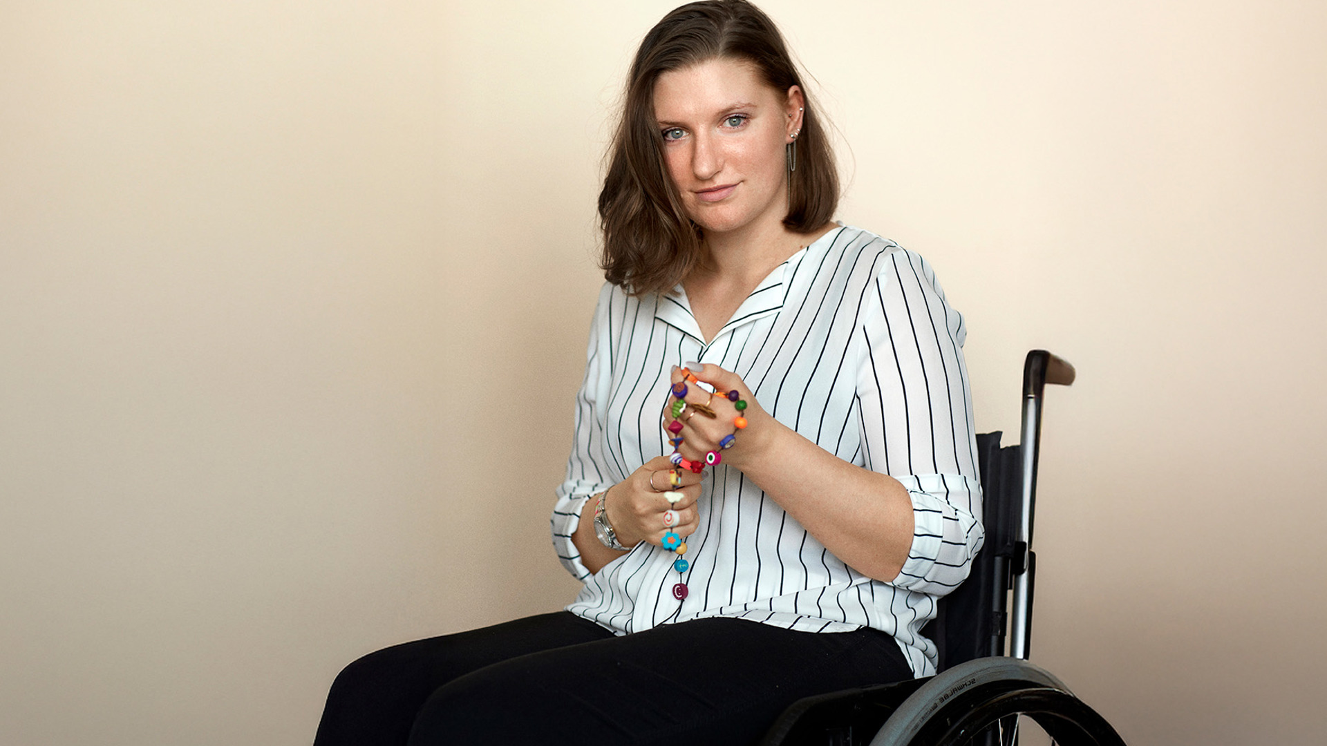 Senfoelger Uddeling Caroline Expanded