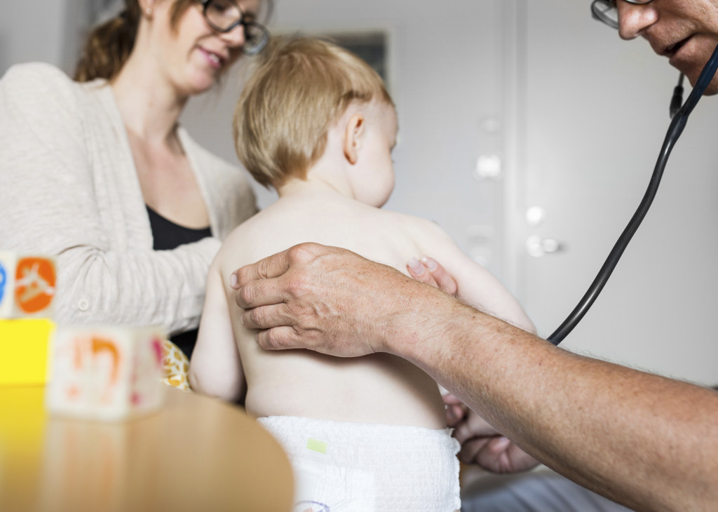 A Caring Doctor Examines A Young Child With A Stet 2025 04 03 21 15 44 Utc